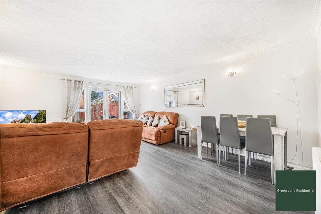 Rainham Road North, DAGENHAM, RM10 photo 3