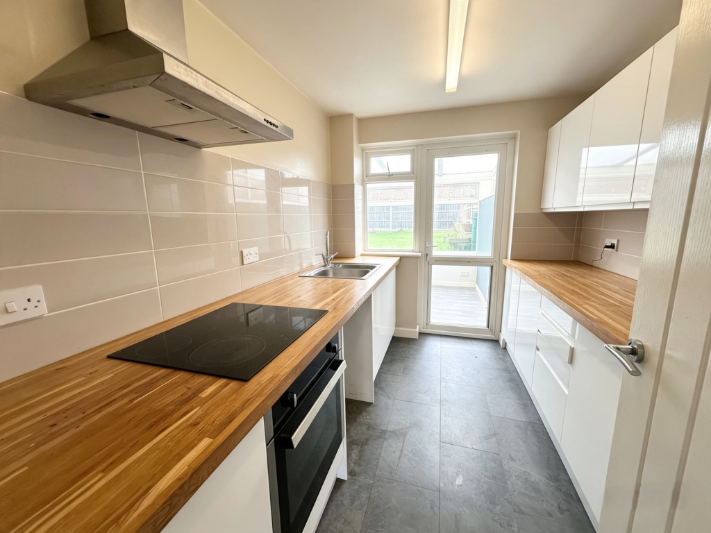 Apartment in Sandwell, West Midlands - View 4
