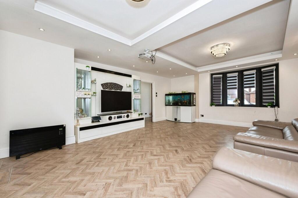 House in Dartford - View 4