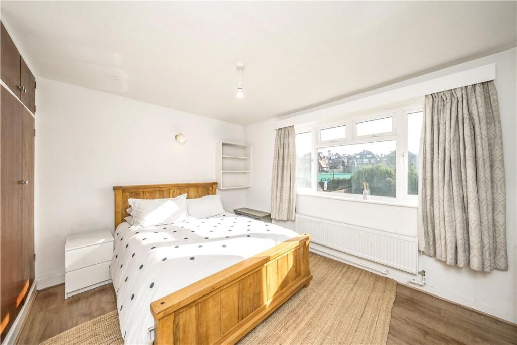 House in London - View 3