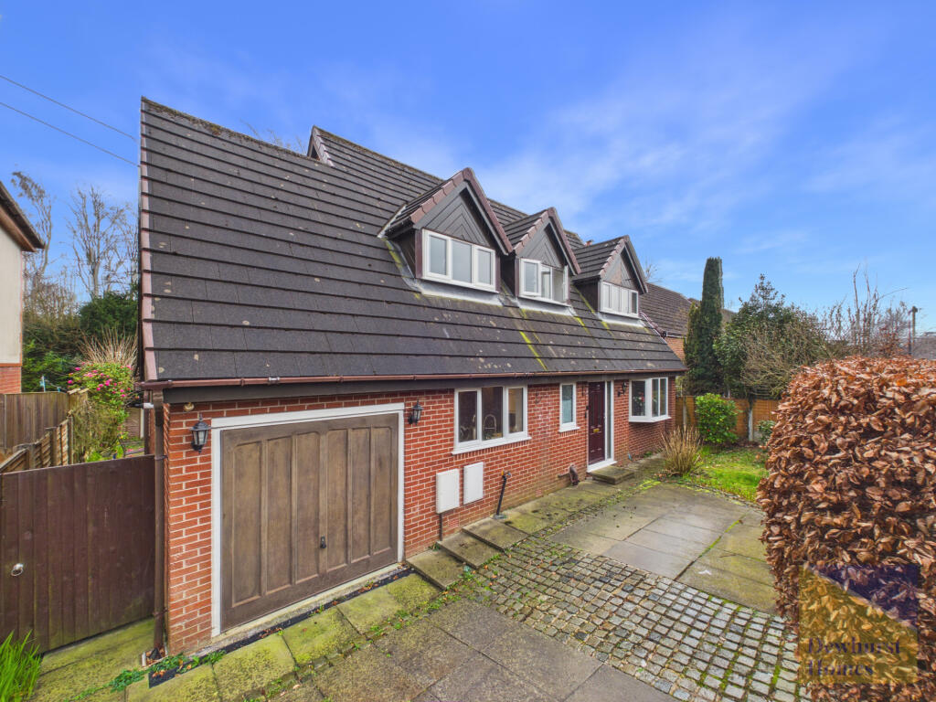 Main image of property: Alcester Avenue, Penwortham, PR1