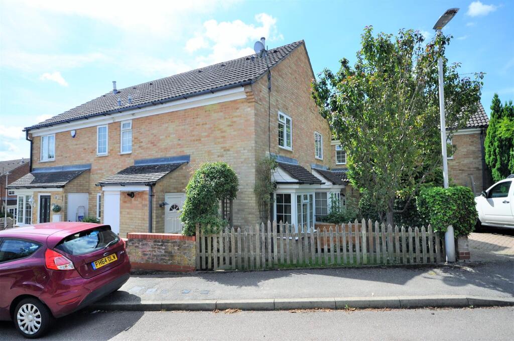 Main image of property: The Shrubbery, Hemel Hempstead