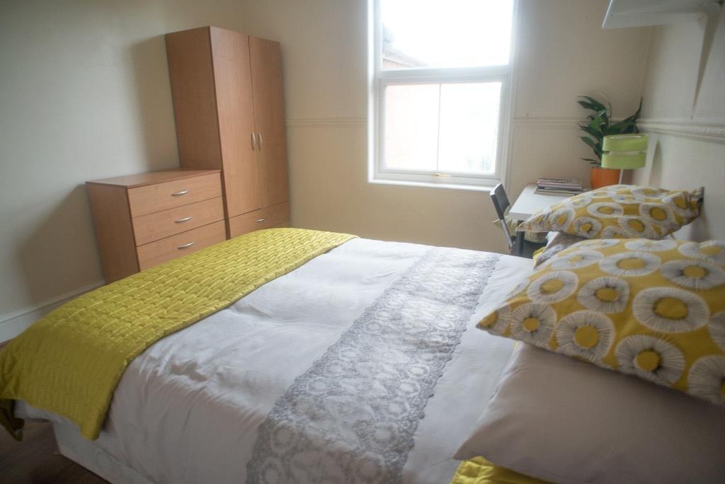 House in Worcester, Worcestershire - More