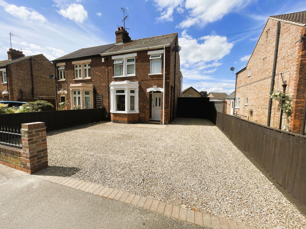 3-bed semi-detached on Lynn Road, Wisbech, £240,000