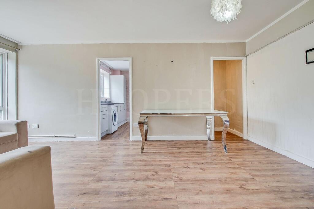 Apartment in London, Chalk Hill Estate, Preston - View 4
