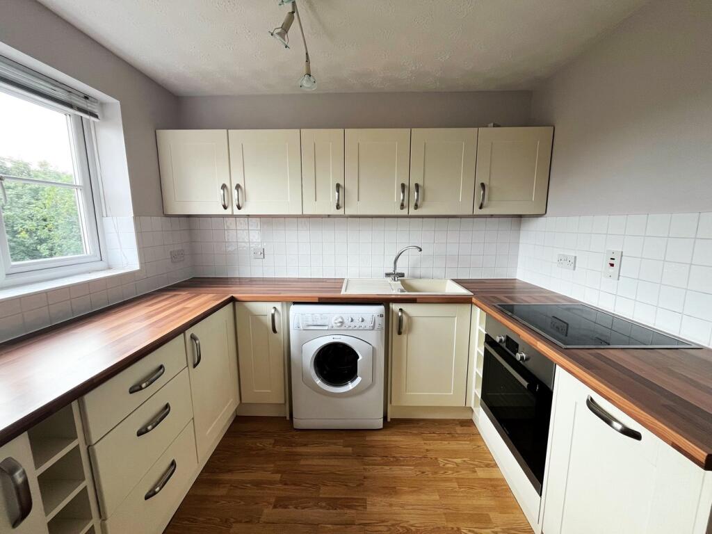 Chagny Close, Letchworth Garden City, SG6 photo 3