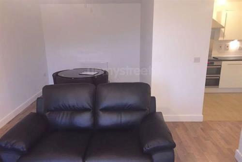 Apartment in Romford - View 2
