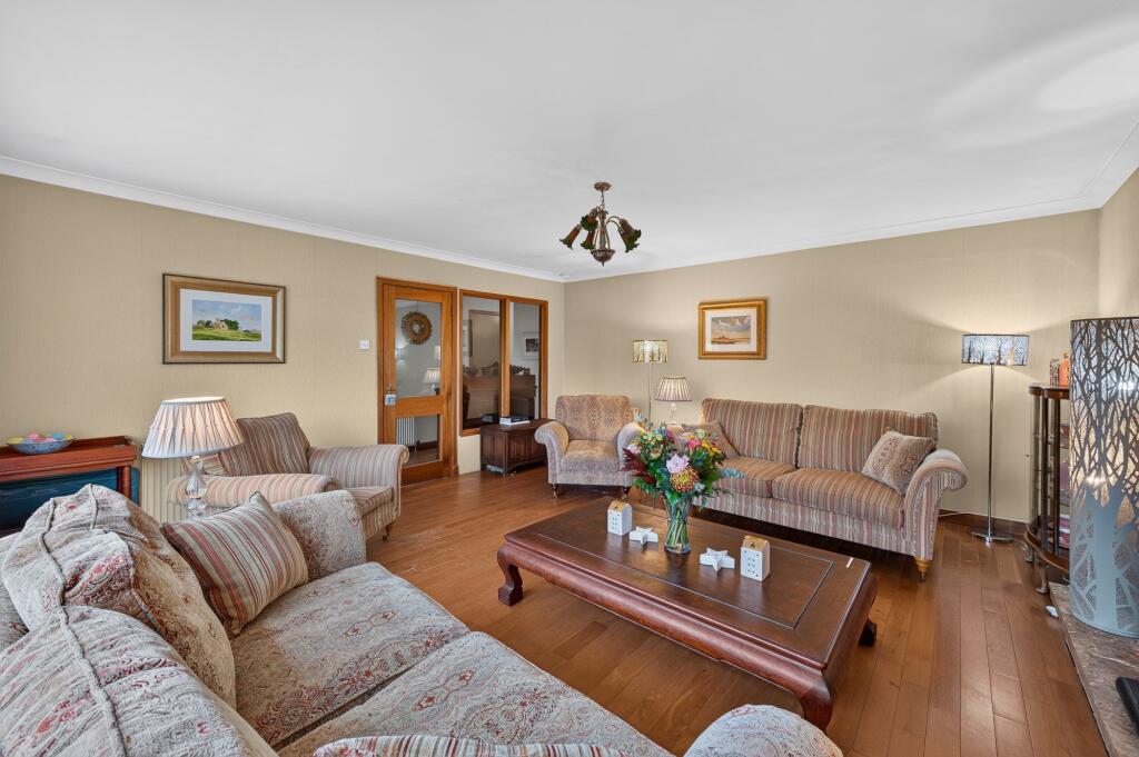 House in Bearsden, North Baljaffray, East Dunbartonshire - More