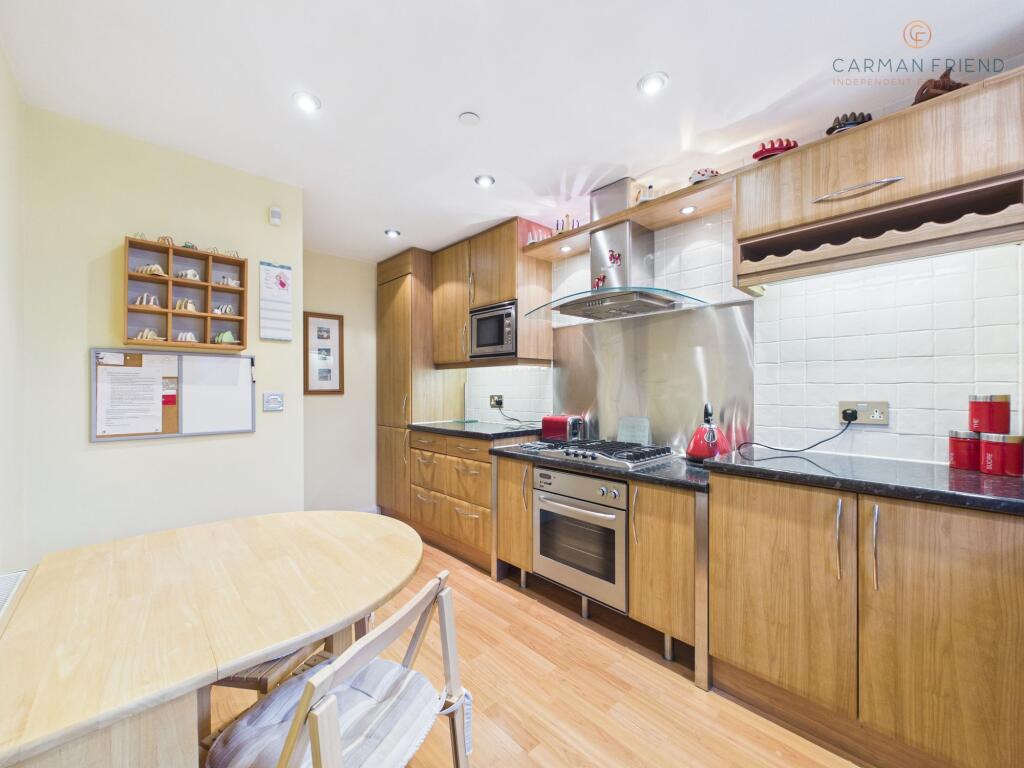 3 Charlton Court photo 3