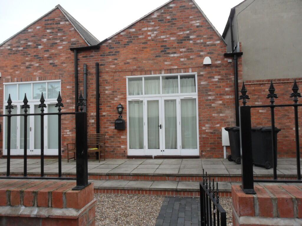 Main image of property: Flat 5, 6 Victoria Street, NG16