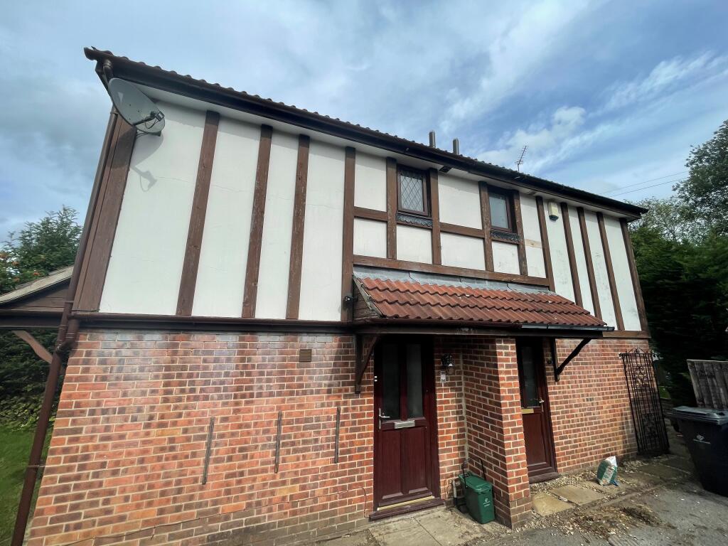Main image of property: Linnet Close