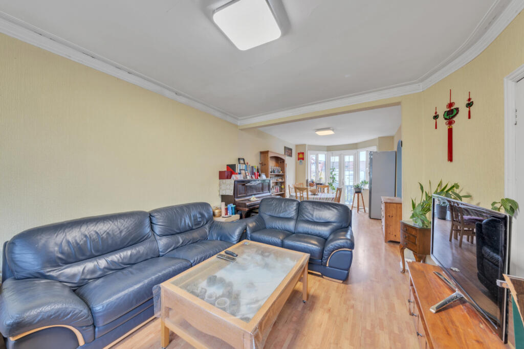 Sandringham Road, London, NW11 photo 4