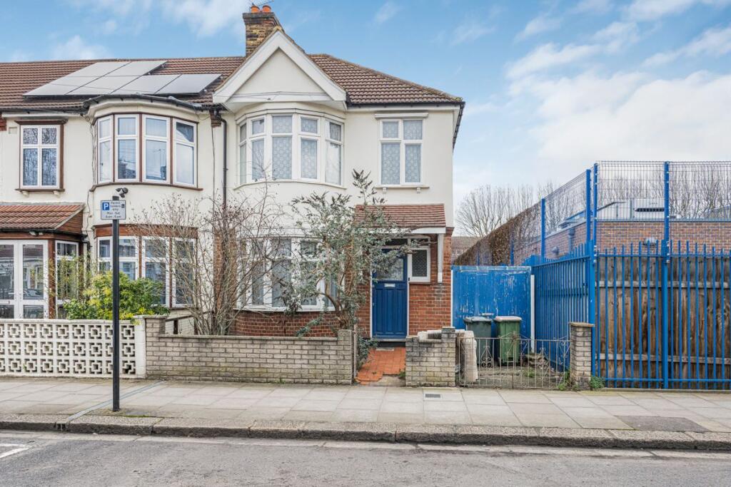 Main image of property: Dersingham Avenue, Manor Park, E12