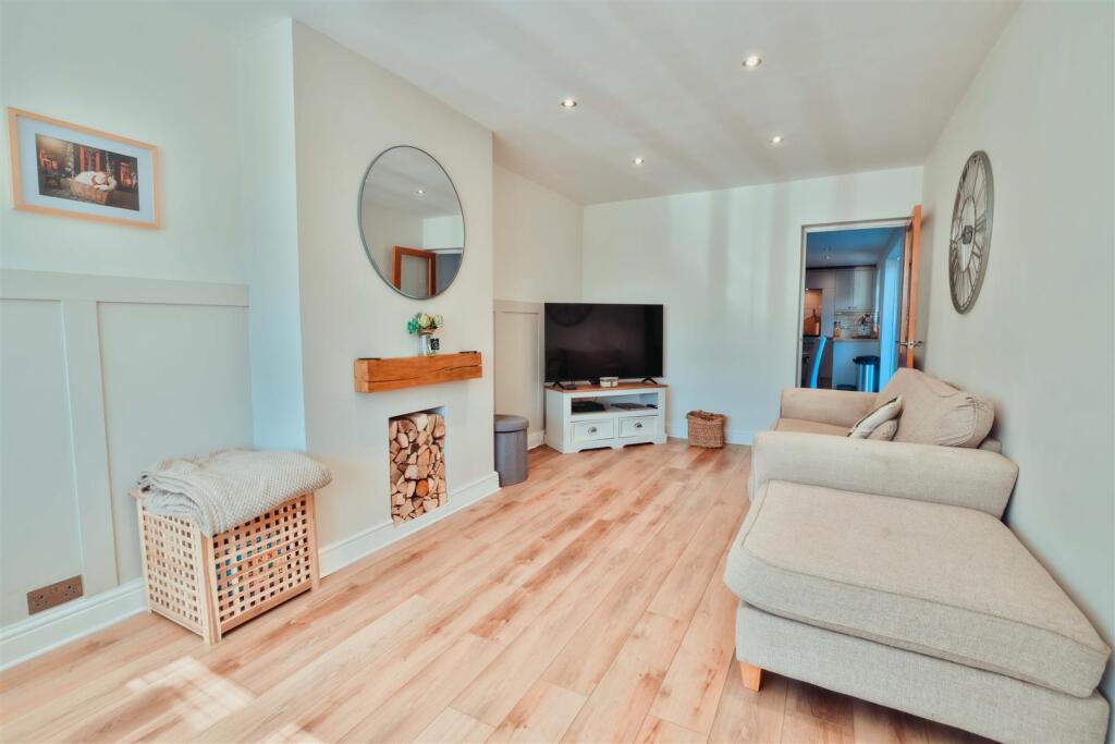 House in Dudley - View 3