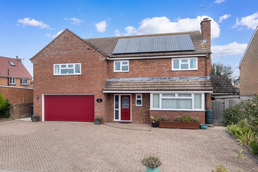 4-bed detached on Wickham Close, Wickhamford, Evesham, £500,000