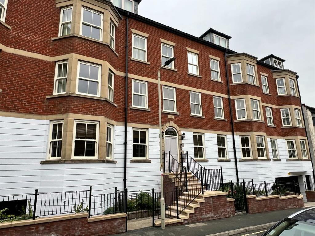 Castle Heights, Marlborough Street, Scarborough photo 2