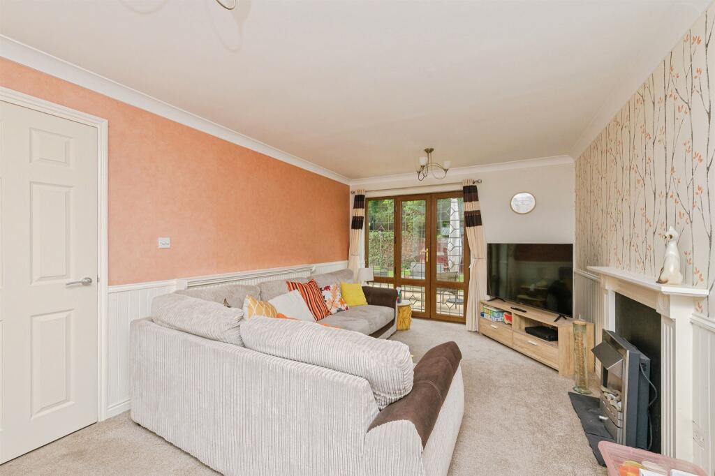 House in Tamworth, Amington - View 2