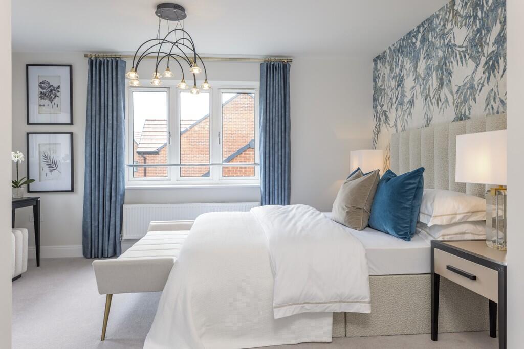 House in Arborfield Green, Finchampstead - More