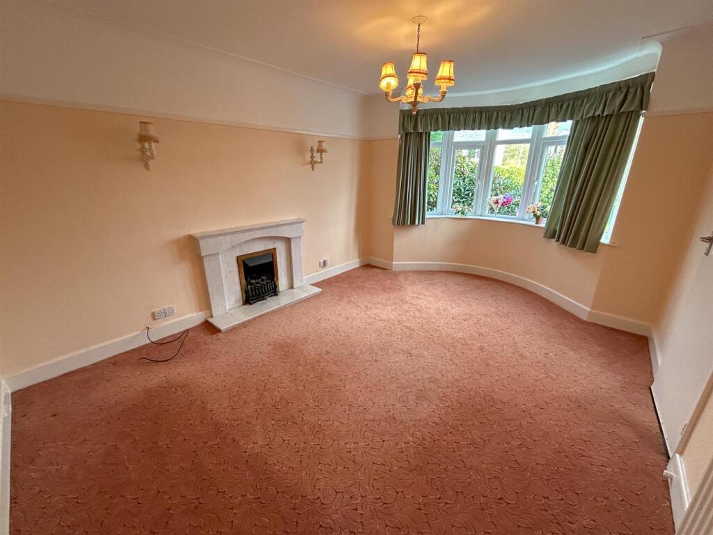 Mold Road, Cefn-Y-Bedd, Wrexham photo 3