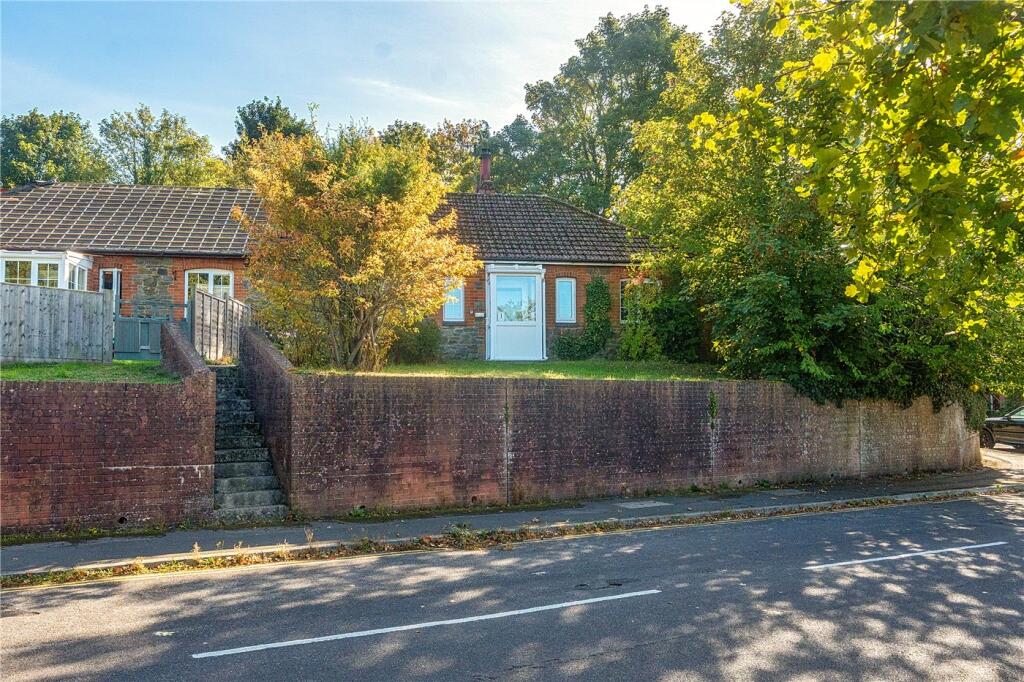 Salisbury Road, Marlborough, Wiltshire, SN8 photo 3