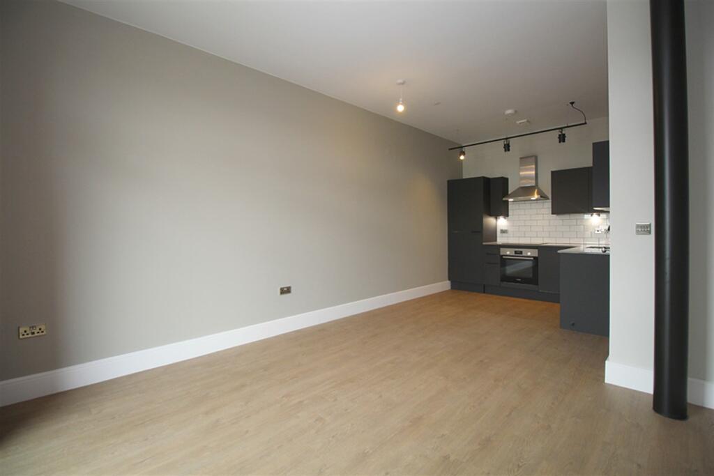 Apartment in Leicester - More