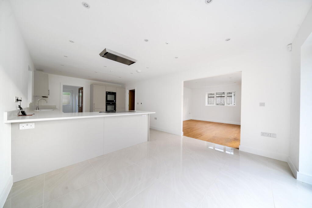 Additional image 6 of Victoria Road, Warminster, Wiltshire, BA12 8HG