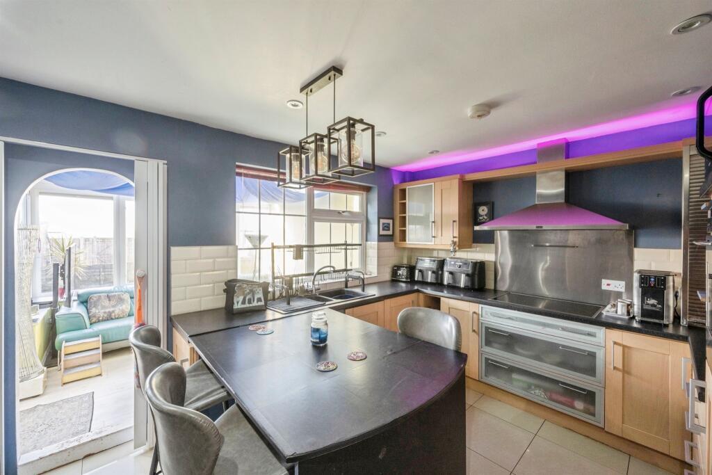 House in Doncaster - View 5