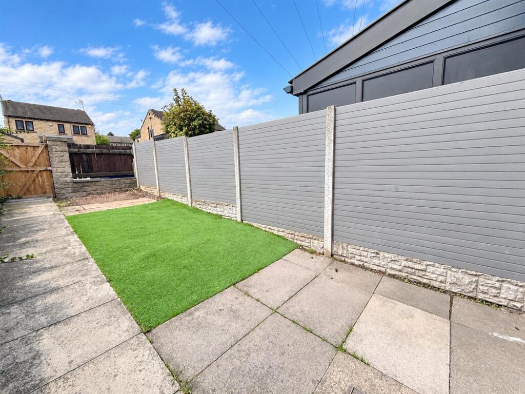 House in Kirklees, West Yorkshire - More