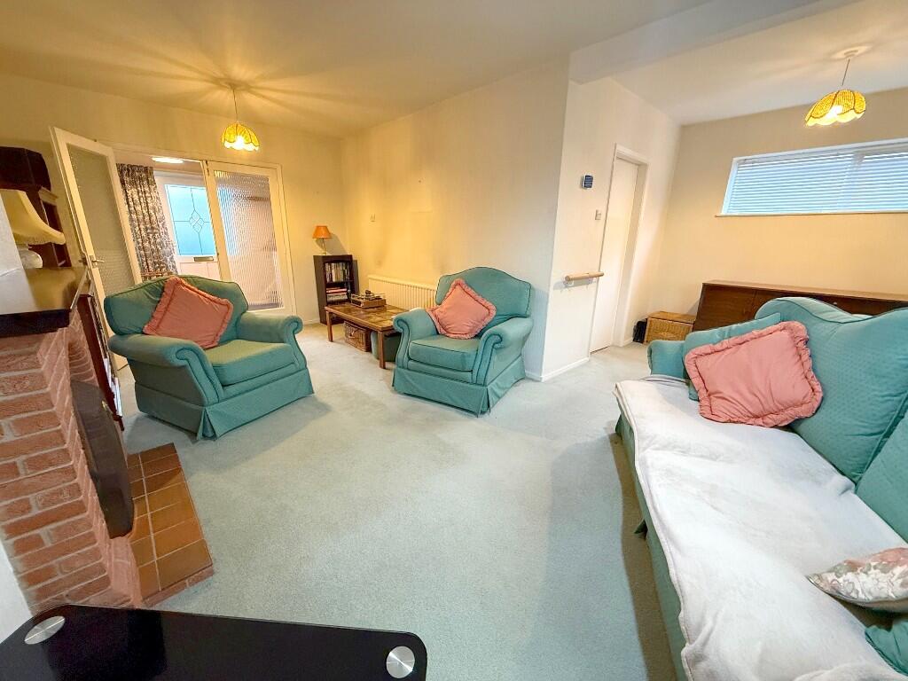 Richmond Way, Oadby, Leicester, LE2 photo 3