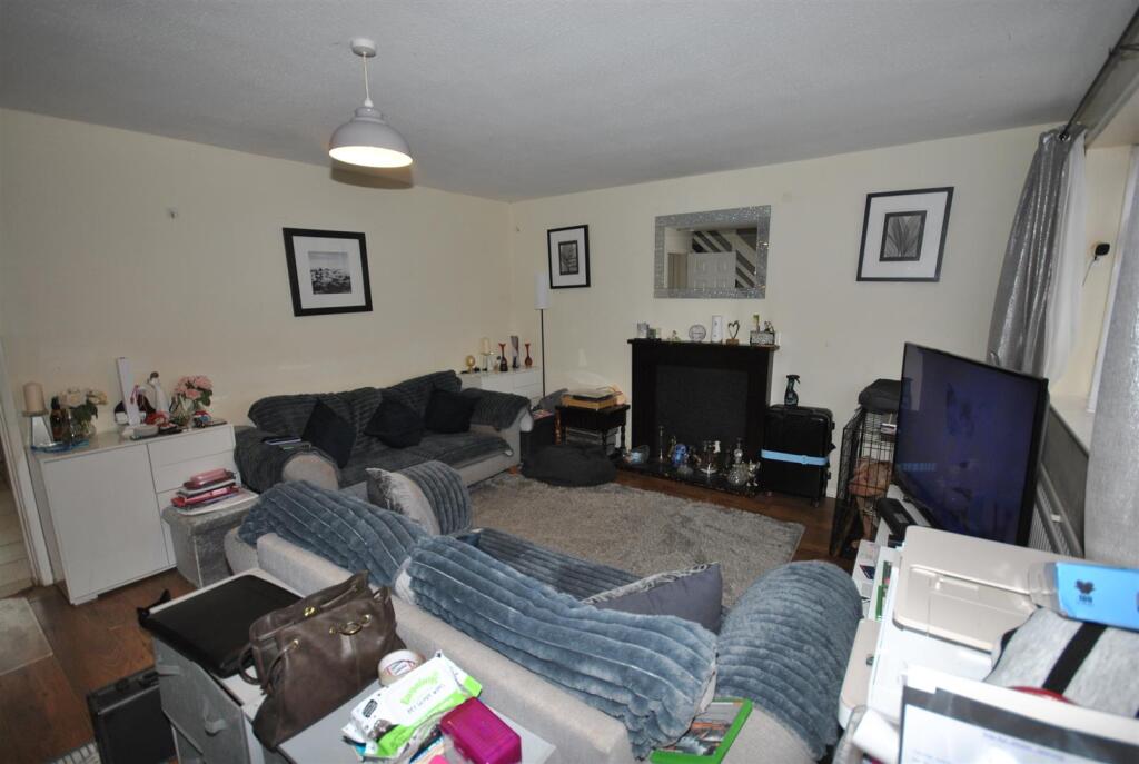 House in Rothwell, North Northamptonshire - View 2