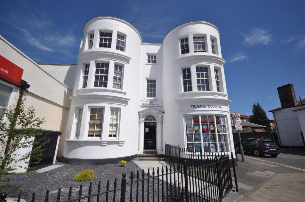 Main image of property: Marlowes, Hemel Hempstead