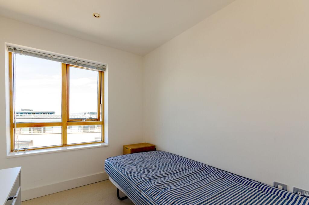 Apartment in Guildford - View 4