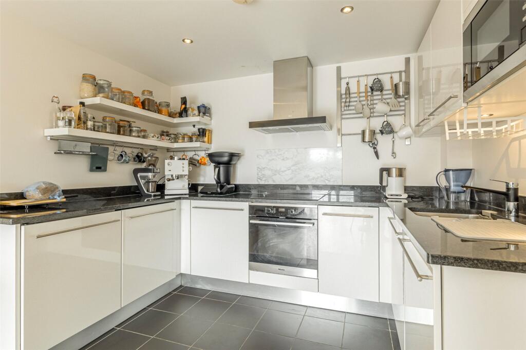 Apartment in London - View 2