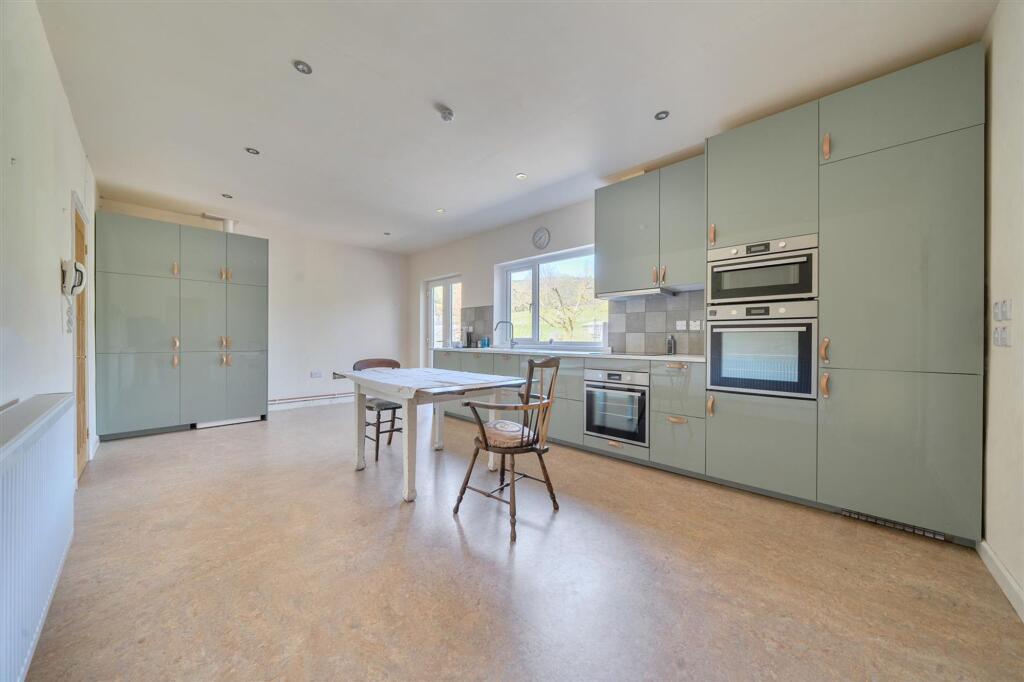 House in Llandrindod Wells - View 3
