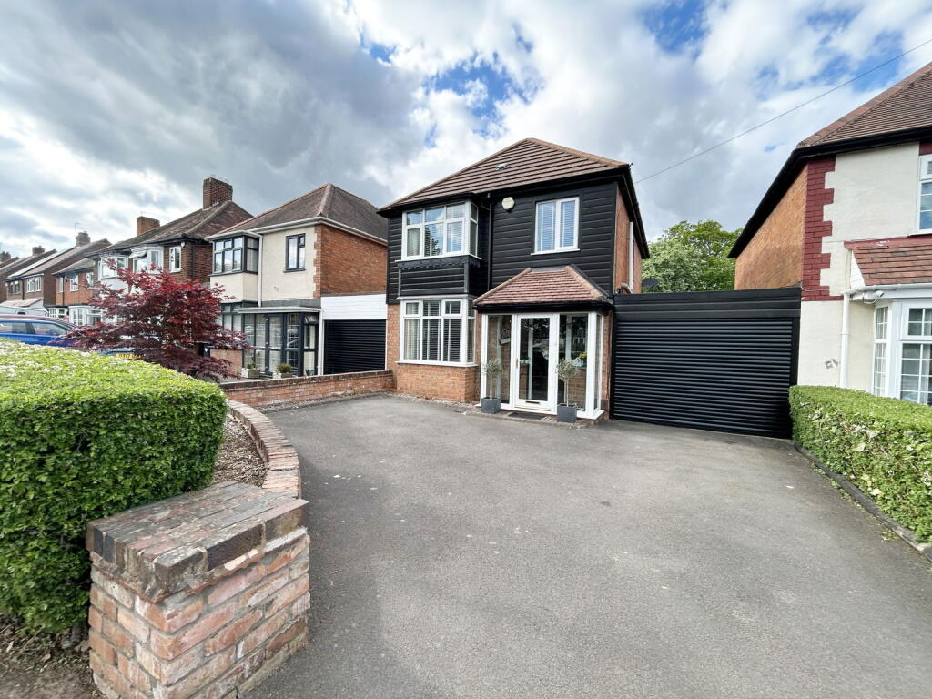 Main image of property: High Street, Shirley, Solihull, B90 1JS