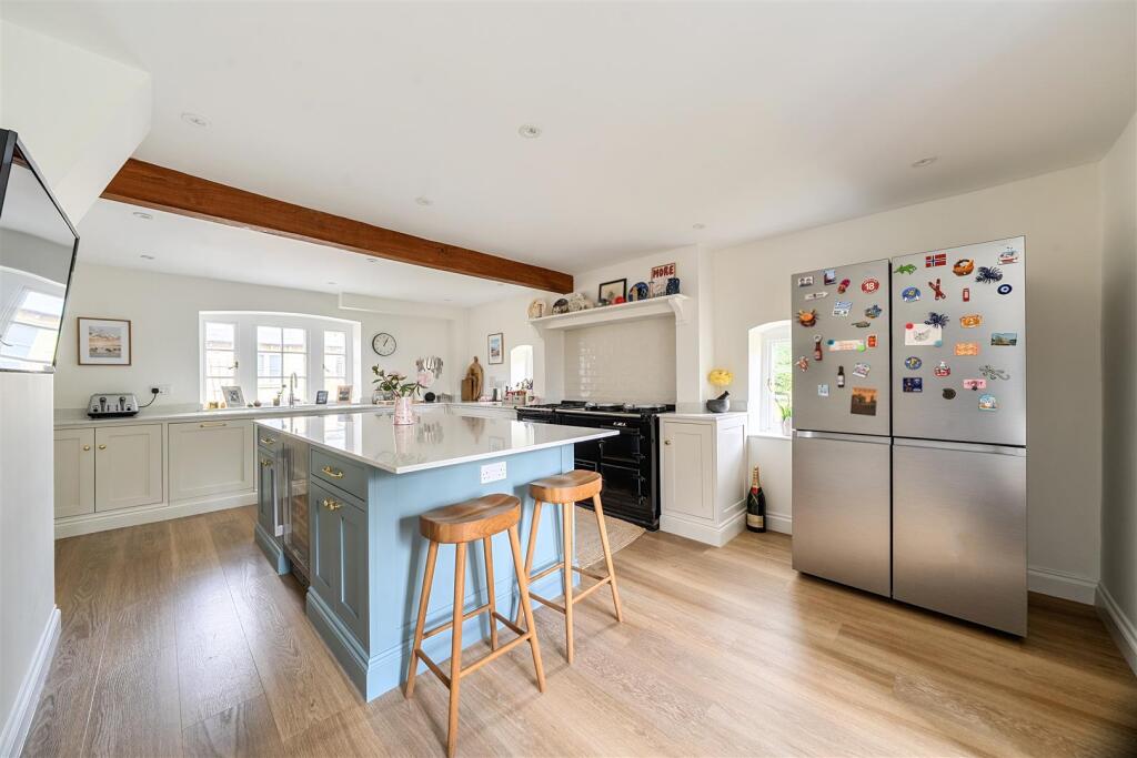 House in Dorchester, Manston - More