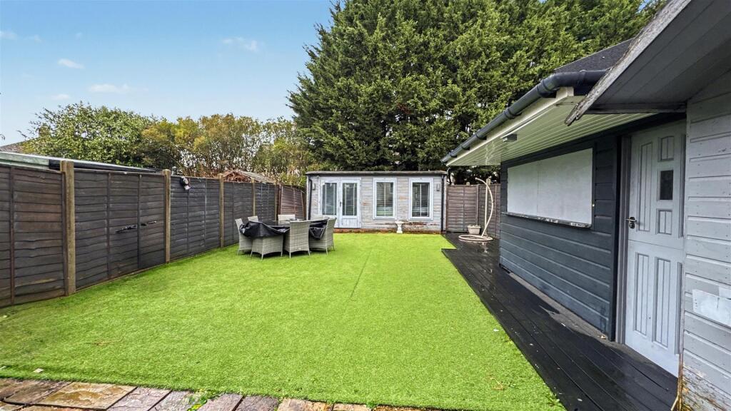 Sherwin Crescent, Farnborough photo 2