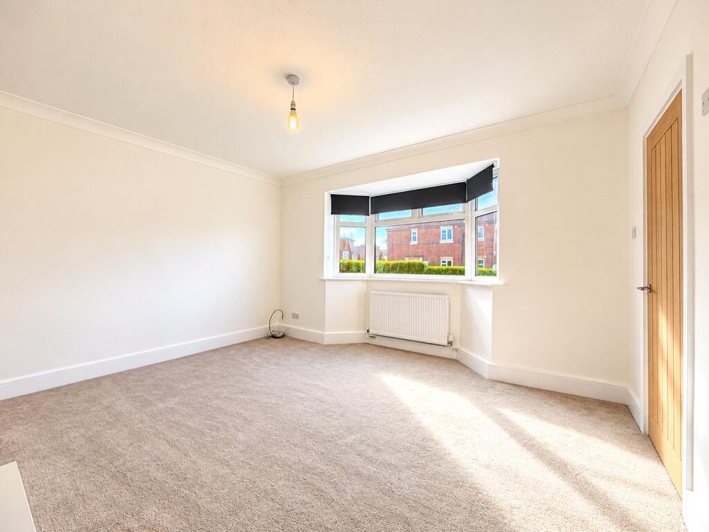 Oak Crescent, Garforth, LS25 photo 4