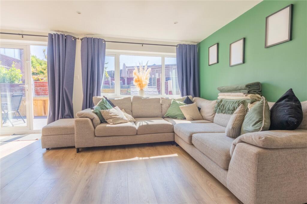 Holden Fold Lane, Royton, Oldham, Greater Manchester, OL2 photo 3