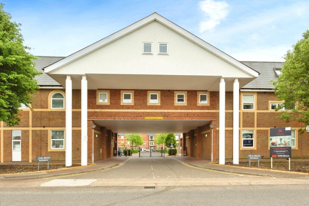 1-bed flat on Alton Mews, Aylesbury, Buckinghamshire, HP19, £160,000
