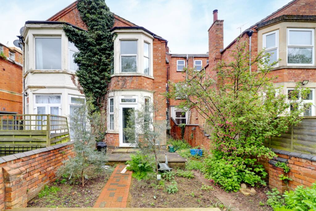 Main image of property: 33, Colwyn Road, Northampton, Northamptonshire, NN1