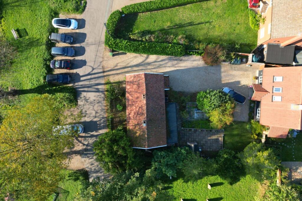 Ottomer Cottage, The Green, Old Buckenham, Attleborough, Norfolk NR17 1RN photo 3