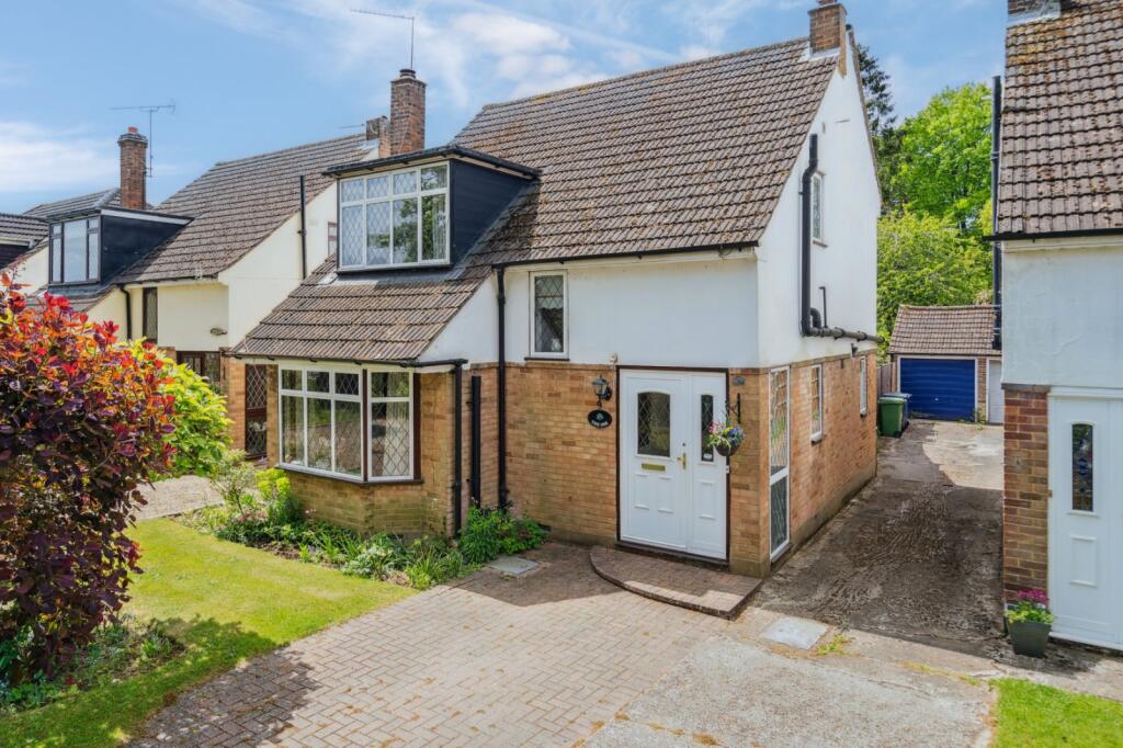 Main image of property: Chesham Lane, Chalfont St. Peter, Buckinghamshire, SL9