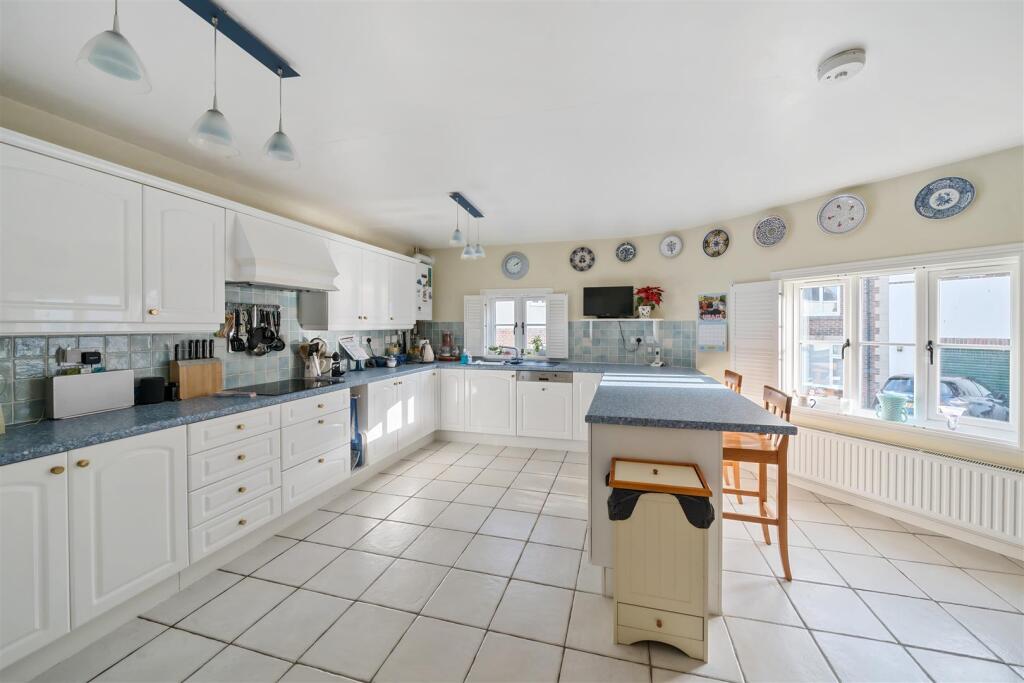 House in Charmouth - View 5