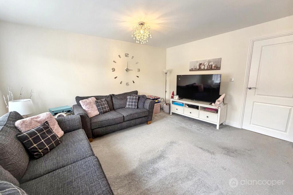 House in Nuneaton and Bedworth, St Nicolas Park - View 2