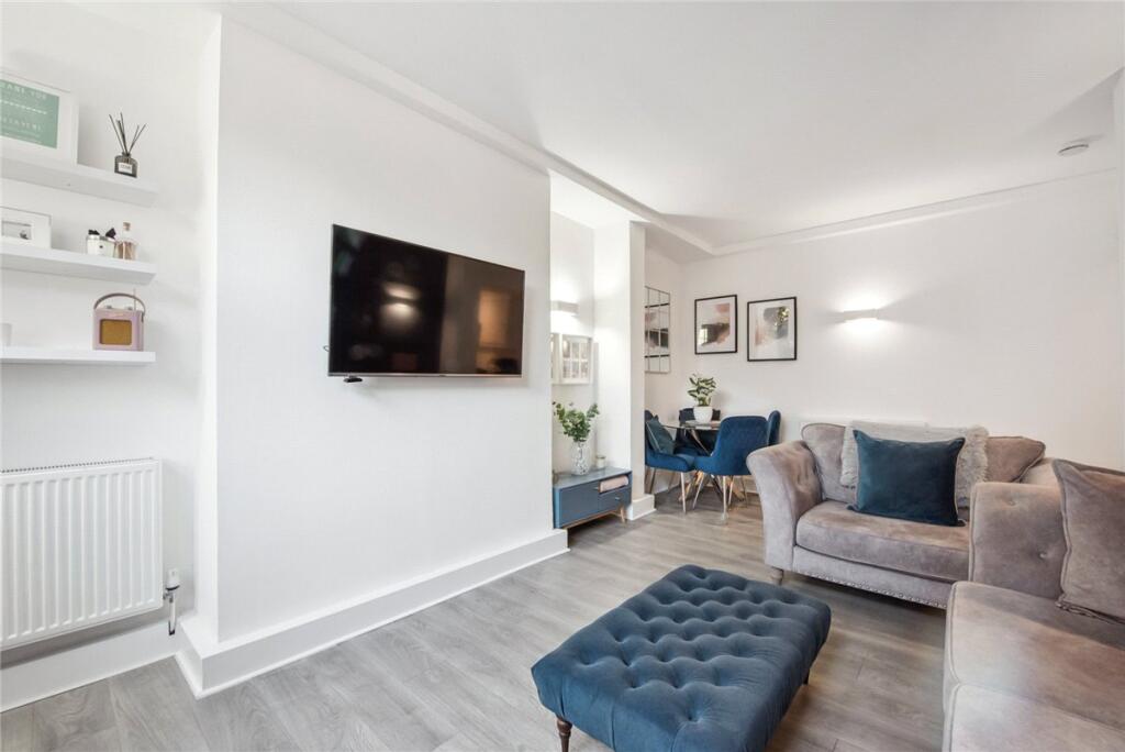 Apartment in Bromley - View 3