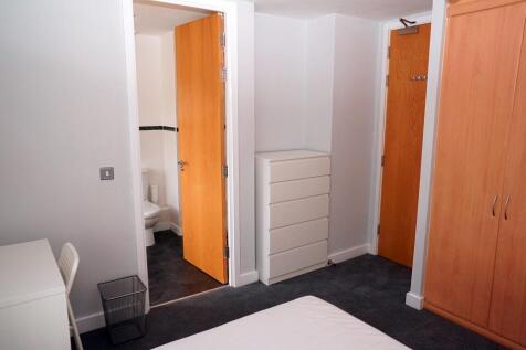 Room 5 (Pic 3)
