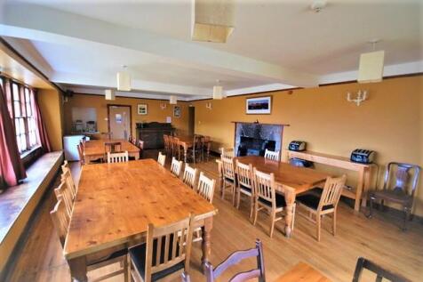 Inchnadamph Lodge communal dining room