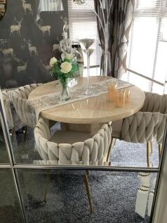 Dining room 1.jpg