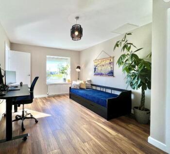 Office with blue sofa - Drum.JPG